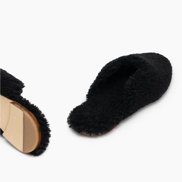 Sleeper shearling slippers in black NWOT - Picture 5 of 7
